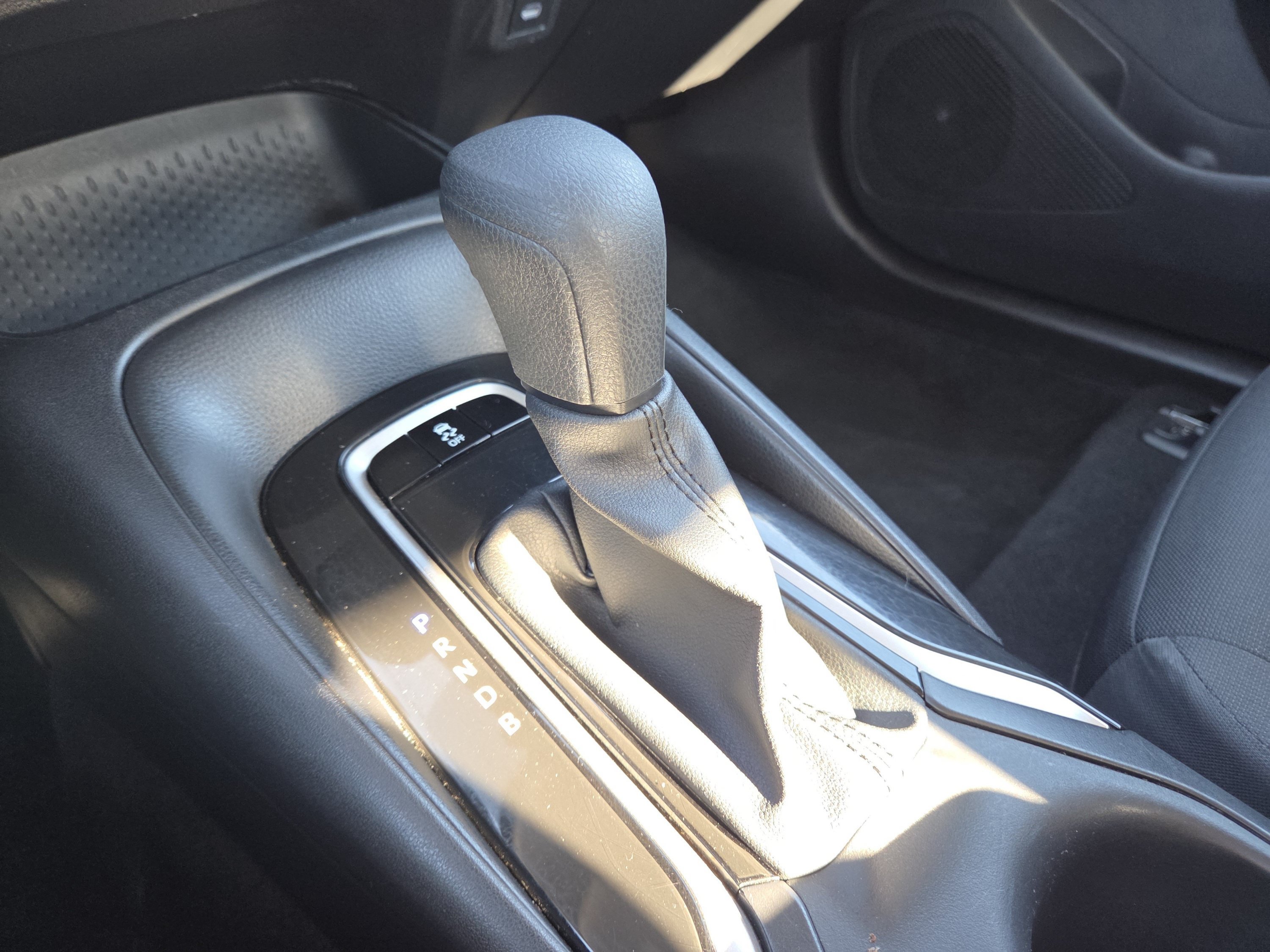 Used 2025 Toyota Corolla LE FWD image 31
