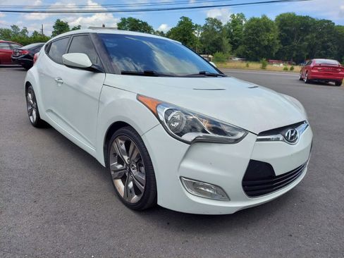 Used 2015 Hyundai Veloster w/ Option Group 03 image 3
