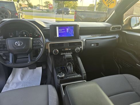 Used 2024 Toyota Tacoma SR5 AWD/4WD image 15