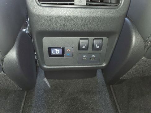 Certified 2023 Nissan Rogue Platinum w/ Platinum Premium Package image 6