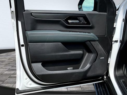 New 2026 GMC Yukon XL AT4 w/ AT4 Premium Package AWD/4WD image 27
