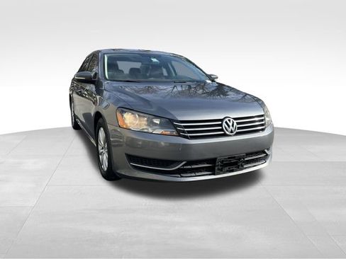 Used 2014 Volkswagen Passat Wolfsburg Edition image 7