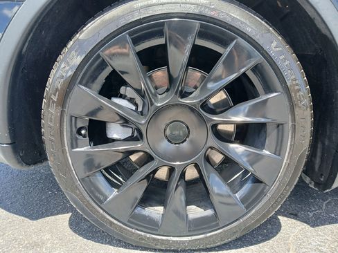 Used 2020 Tesla Model Y Long Range AWD/4WD image 35