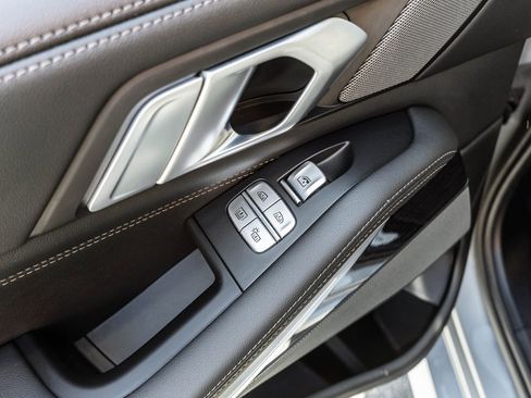 Used 2024 BMW X7 xDrive40i w/ M Sport Package image 28