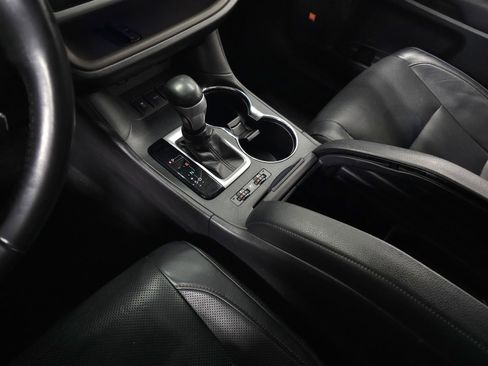 Used 2019 Toyota Highlander Limited image 29