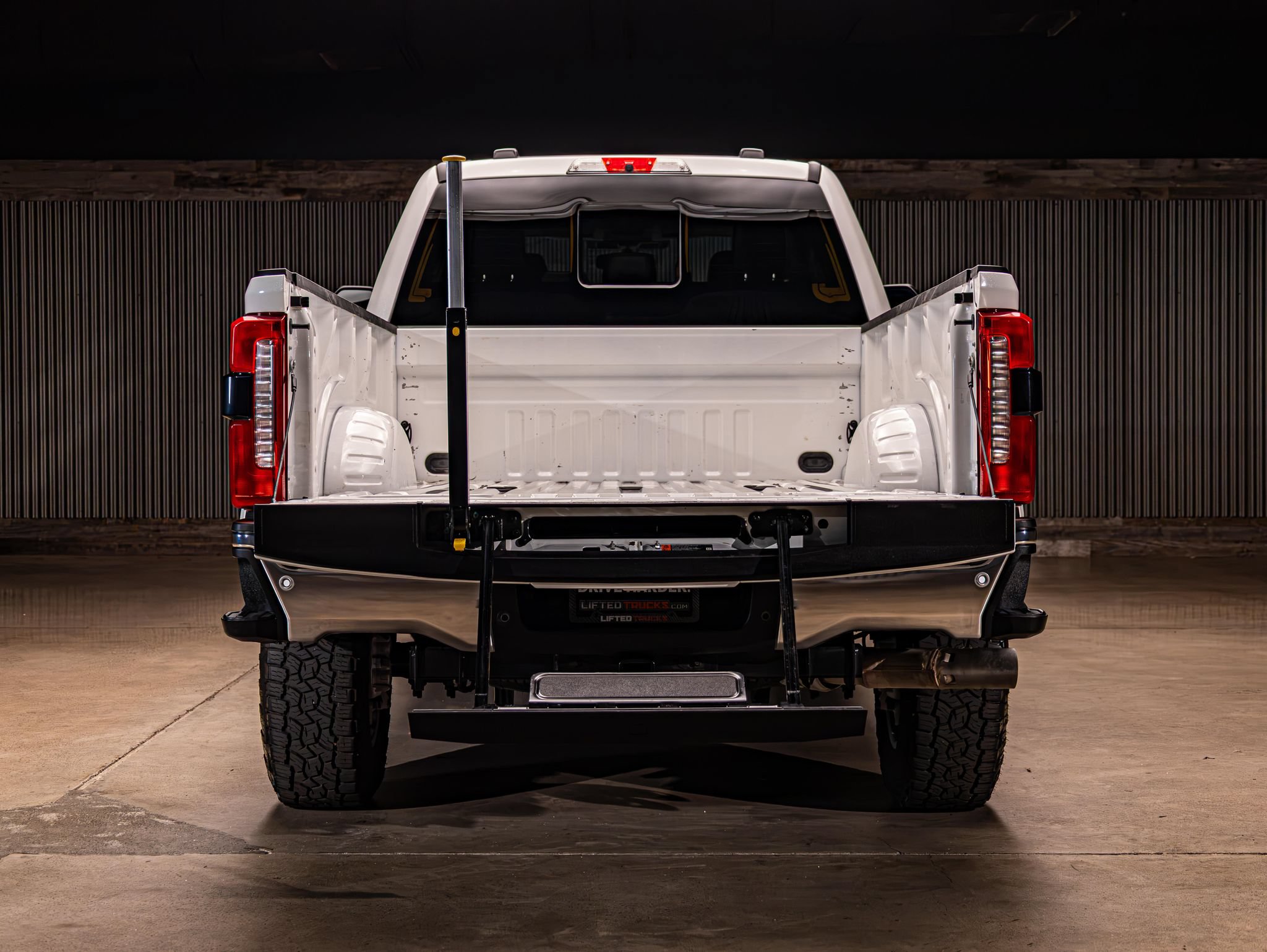 Used 2025 Ford F350 Lariat w/ Lariat Ultimate Package AWD/4WD image 9