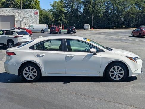 Used 2026 Toyota Corolla LE FWD image 8