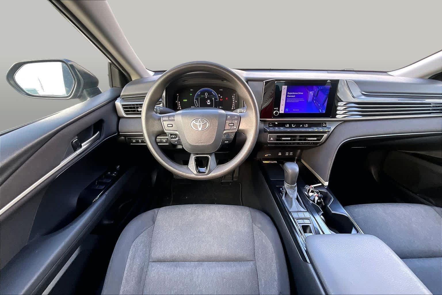 Used 2025 Toyota Camry LE FWD image 6