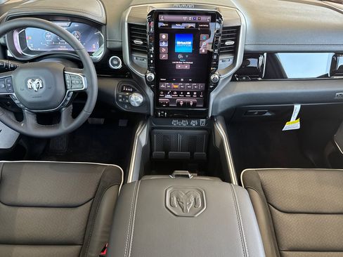 New 2026 RAM 1500 Laramie AWD/4WD image 12