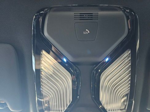 Used 2025 BMW M2 w/ Lighting Package RWD image 39