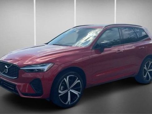 Used 2022 Volvo XC60 T8 R-Design w/ Advanced Package AWD/4WD image 14
