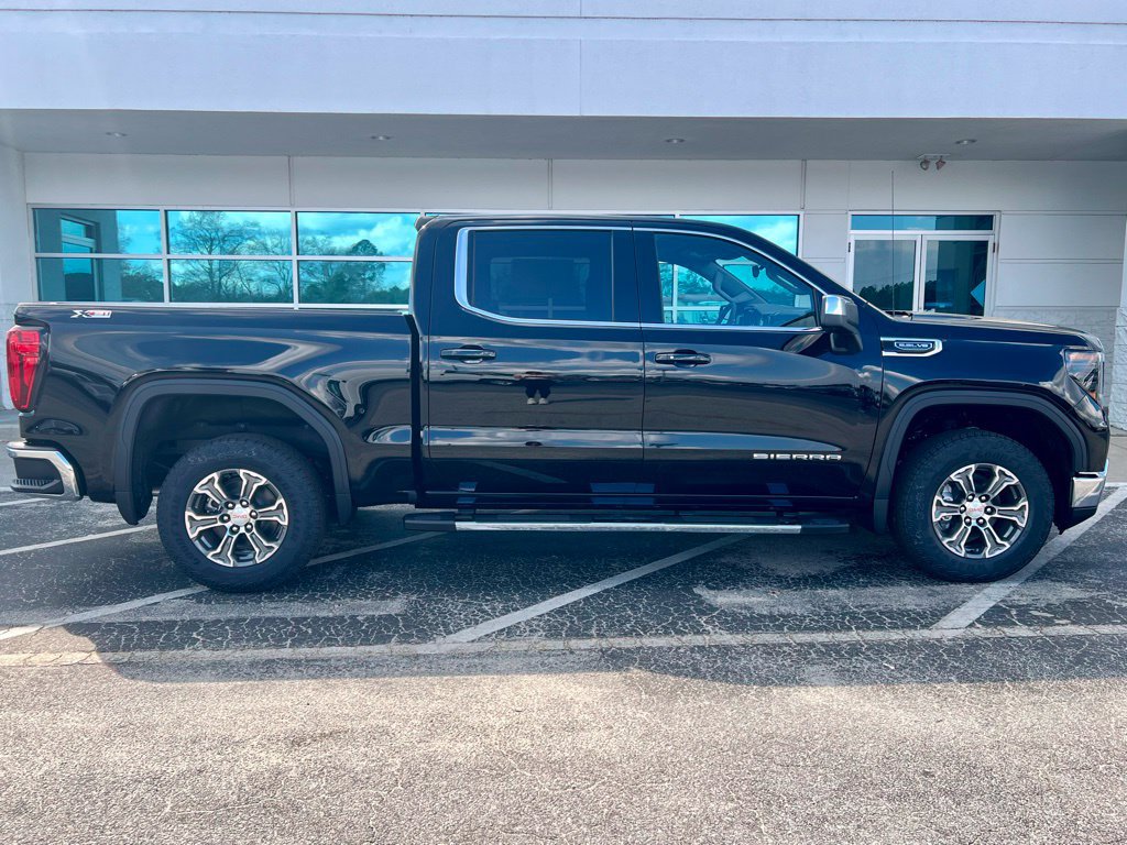 New 2026 GMC Sierra 1500 SLE AWD/4WD image 3