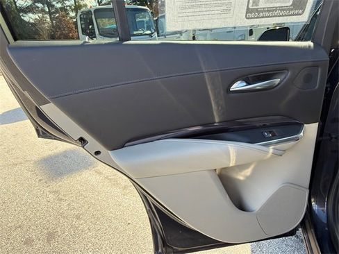 Used 2022 Cadillac XT4 Luxury w/ Driver Awareness Package image 22