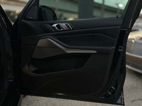 Used 2020 BMW X5 M50i w/ Premium Package image 14