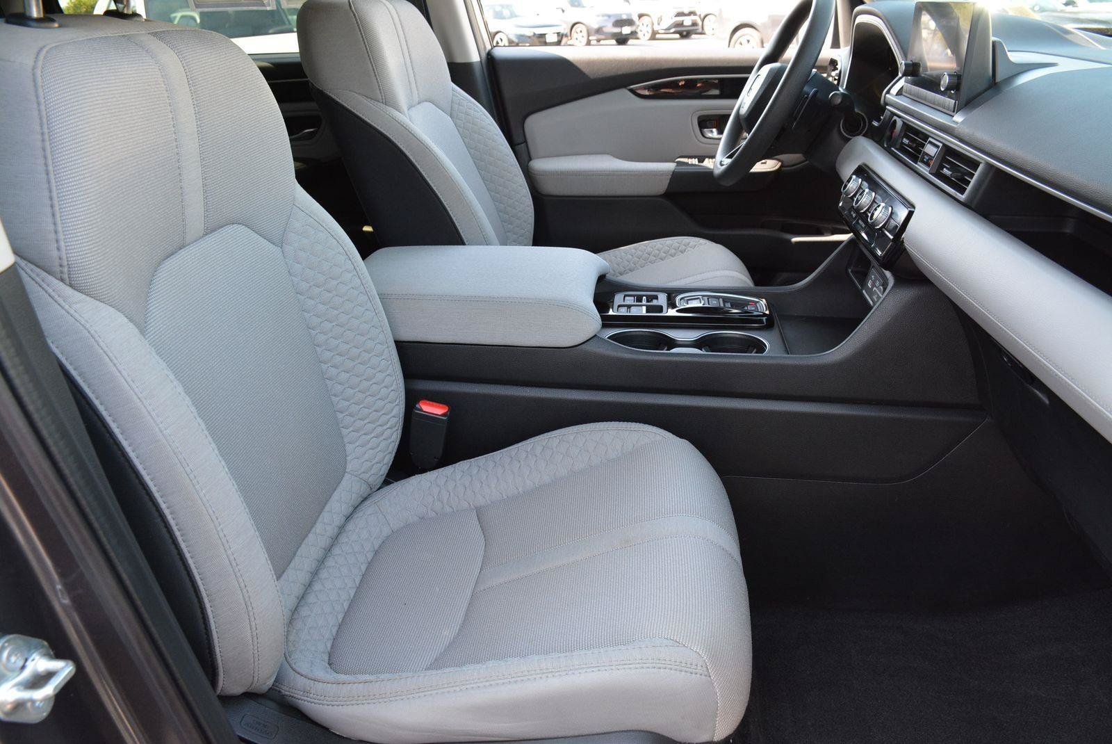 Used 2023 Honda Pilot LX image 20