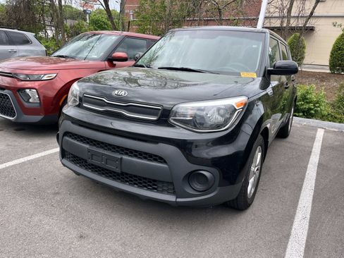 Used 2017 Kia Soul FWD image 4