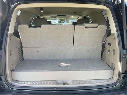 Used 2019 Chevrolet Tahoe LT w/ LT Signature Package image 14