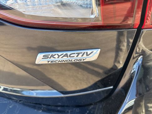 Used 2017 MAZDA MAZDA3 Touring image 10