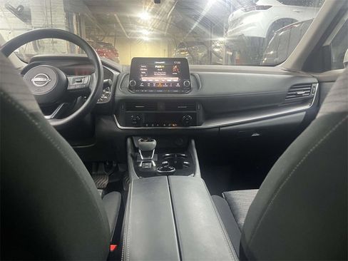 Used 2023 Nissan Rogue SV w/ SV Premium B Package image 14