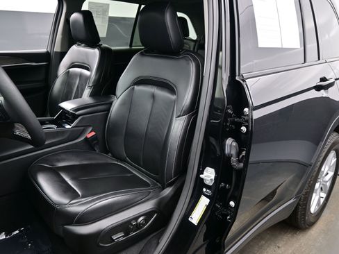 Used 2023 Jeep Grand Cherokee Limited image 12