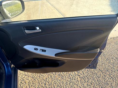 Used 2017 Hyundai Accent SE image 25