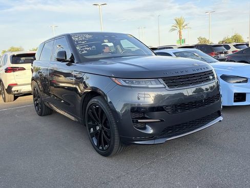 Used 2025 Land Rover Range Rover Sport Dynamic SE AWD/4WD image 3