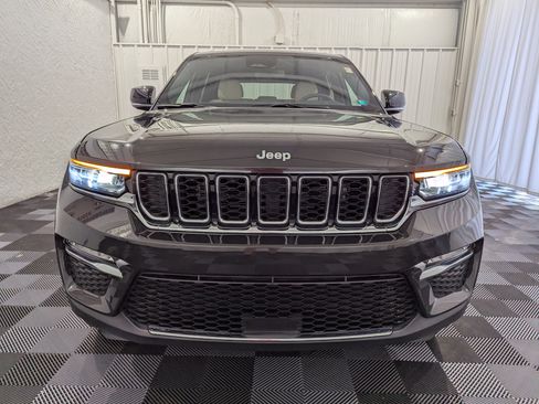 Used 2024 Jeep Grand Cherokee Limited w/ Trailer Tow Package AWD/4WD image 4