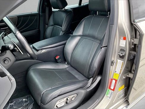 Used 2021 Lexus LS 500 w/ Accessory Package (Z2) RWD image 27
