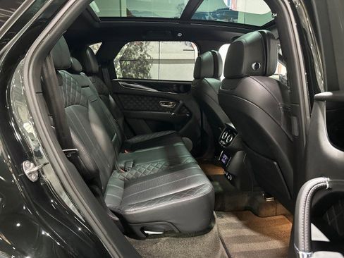 Used 2017 Bentley Bentayga AWD/4WD image 52