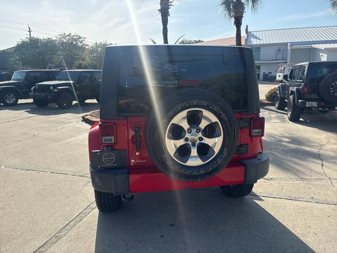 Used 2018 Jeep Wrangler Unlimited Sahara image 7