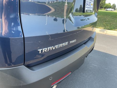 Used 2022 Chevrolet Traverse LT AWD/4WD image 27
