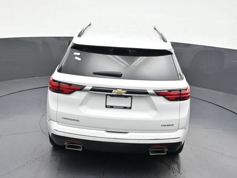 Used 2023 Chevrolet Traverse Premier FWD image 19