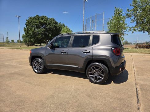 Used 2021 Jeep Renegade Latitude w/ Sun & Sound Group AWD/4WD image 5