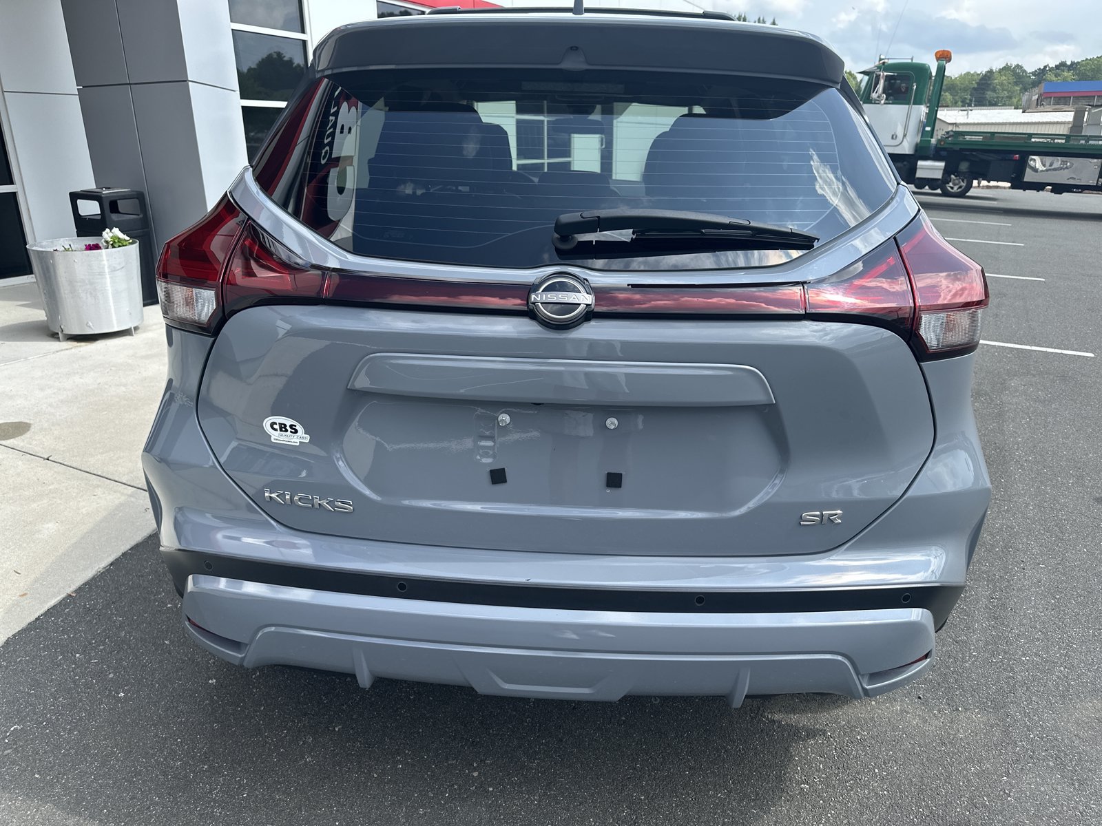 Used 2024 Nissan Kicks SR w/ SR Premium Package FWD image 7