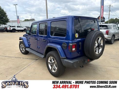 Used 2018 Jeep Wrangler Unlimited Sahara AWD/4WD image 7