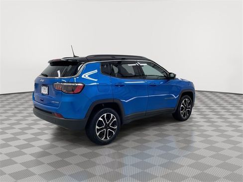 Used 2024 Jeep Compass Limited image 10