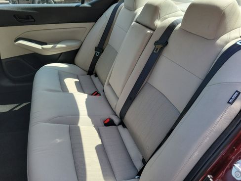 Used 2025 Nissan Altima 2.5 SV FWD image 6
