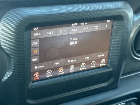 Used 2023 Jeep Wrangler Unlimited w/ Cold Weather Group AWD/4WD image 18