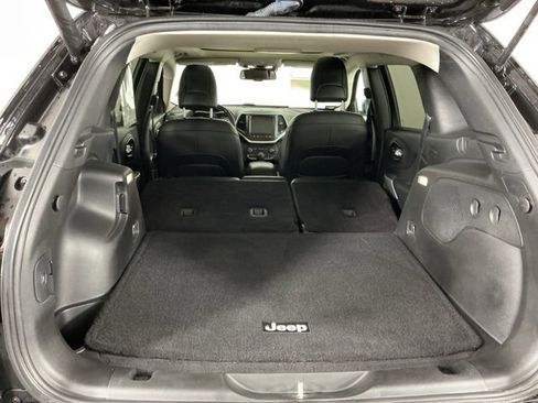 Used 2017 Jeep Cherokee Overland w/ Technology Group image 30