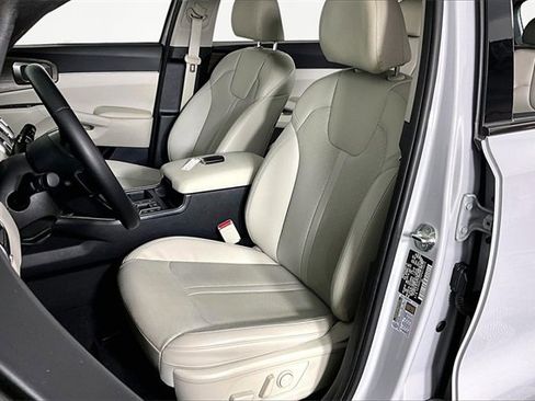 Used 2023 Kia Sorento EX w/ Panoramic Sunroof Package image 21