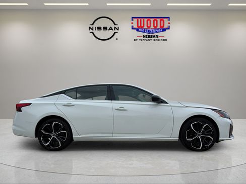 Certified 2026 Nissan Altima 2.5 SR FWD image 2