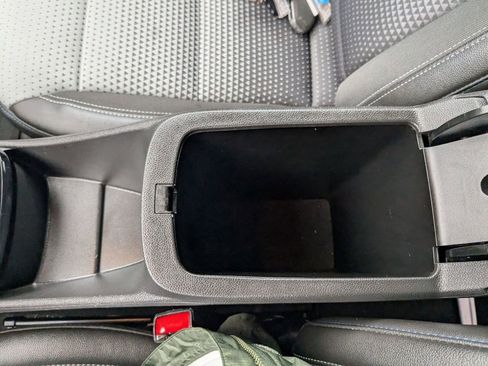 Used 2025 Chevrolet Trax LT w/ LT Convenience Package image 29