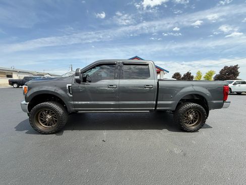 Used 2019 Ford F350 Lariat w/ Lariat Ultimate Package AWD/4WD image 2