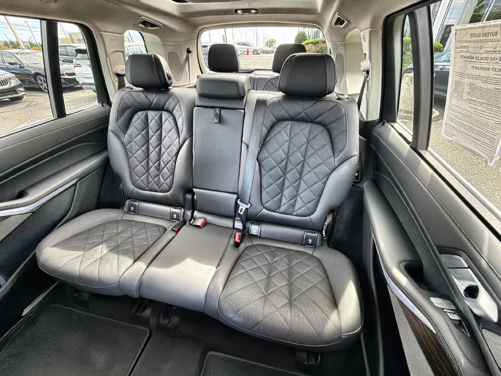 Used 2024 BMW X7 xDrive40i AWD/4WD image 21