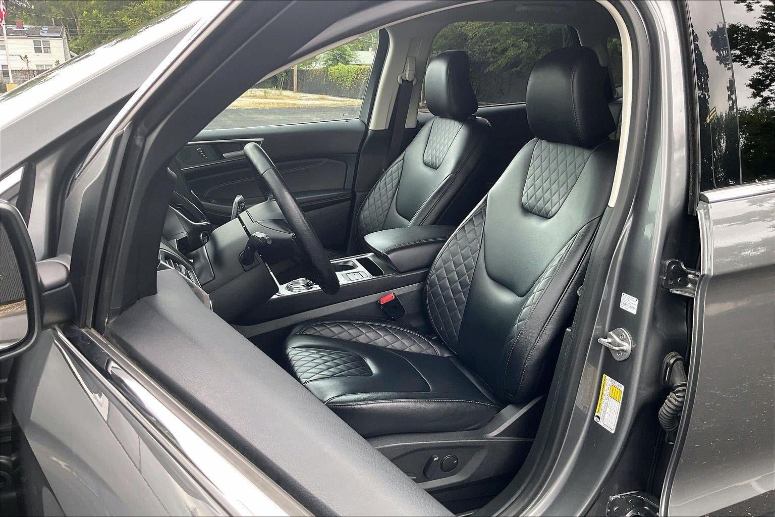 Used 2024 Ford Edge Titanium AWD/4WD image 23