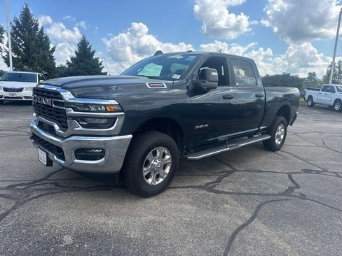 Used 2026 RAM 2500 Big Horn AWD/4WD image 2