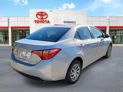 Used 2019 Toyota Corolla LE image 3