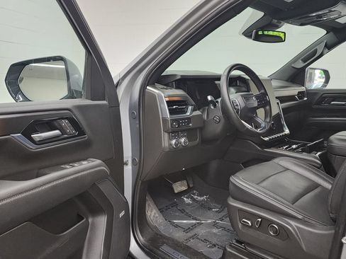 Used 2025 GMC Yukon Denali AWD/4WD image 11