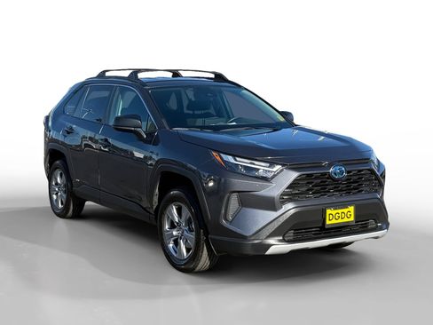 Used 2024 Toyota RAV4 LE image 7