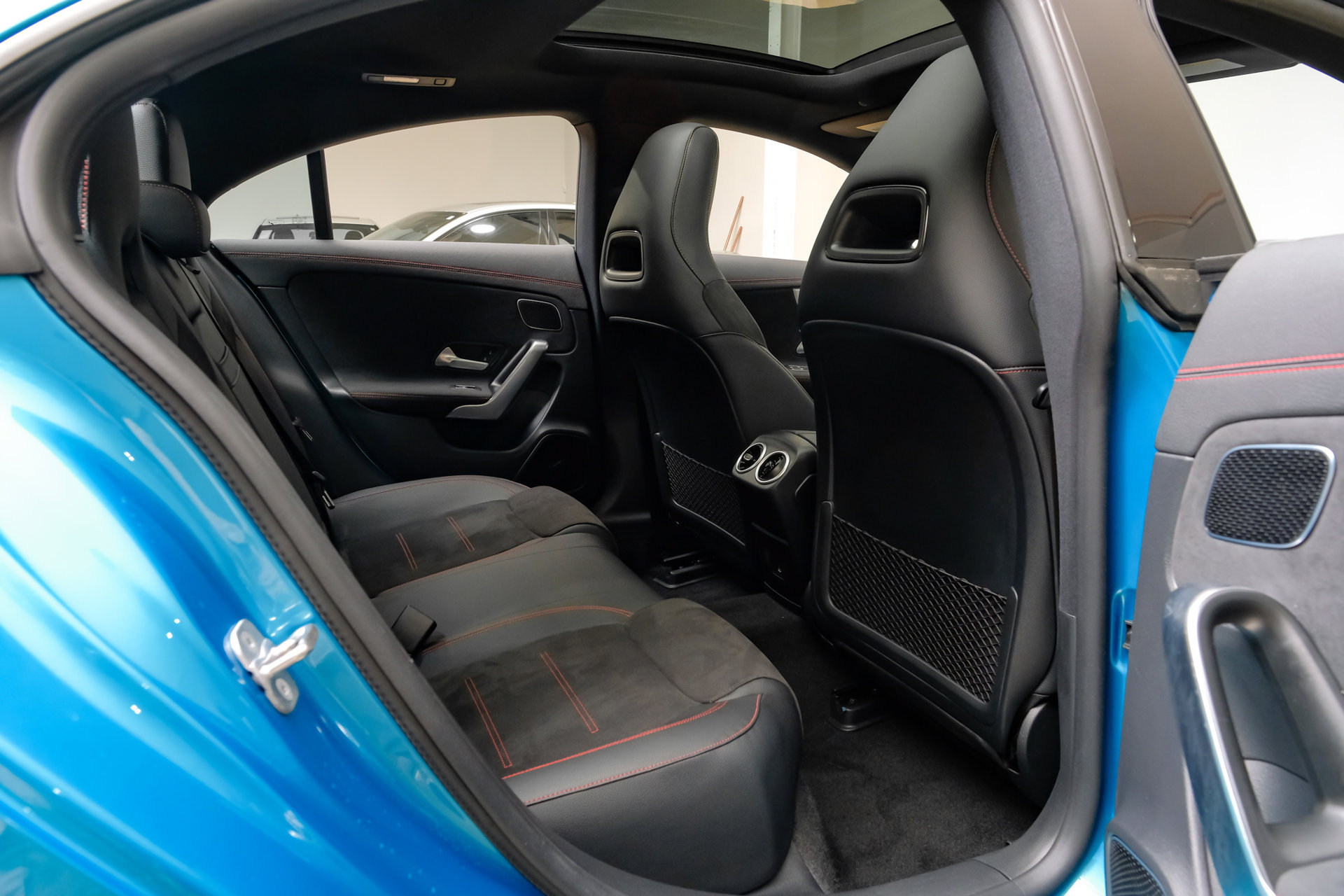 Used 2025 Mercedes-Benz CLA 250 w/ AMG Night Package image 37